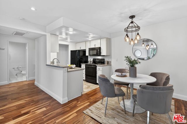 8530 Holloway Drive 303, West Hollywood, CA 90069