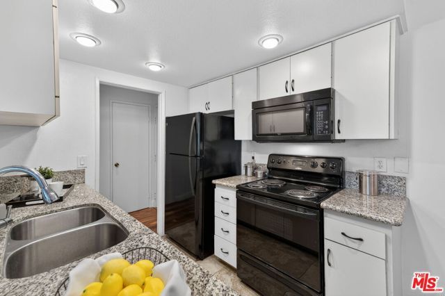 8530 Holloway Drive 303, West Hollywood, CA 90069