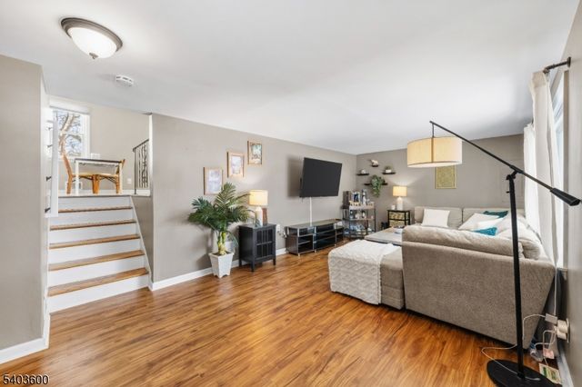 15 Fordham Rd, Franklin Twp., NJ 08873