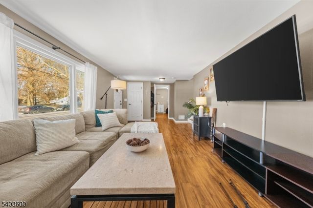 15 Fordham Rd, Franklin Twp., NJ 08873