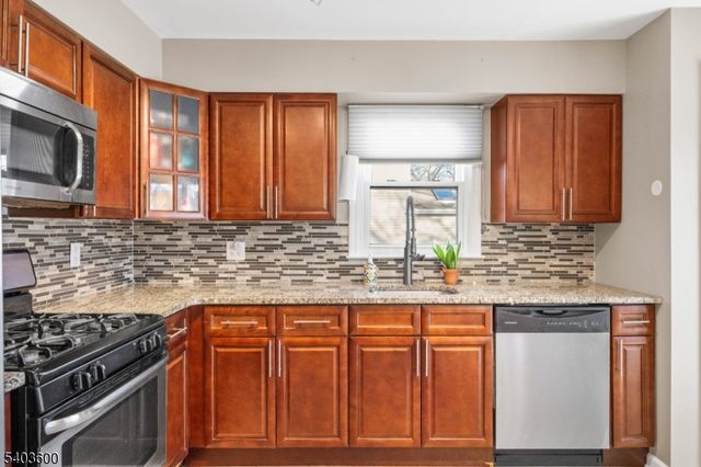 15 Fordham Rd, Franklin Twp., NJ 08873