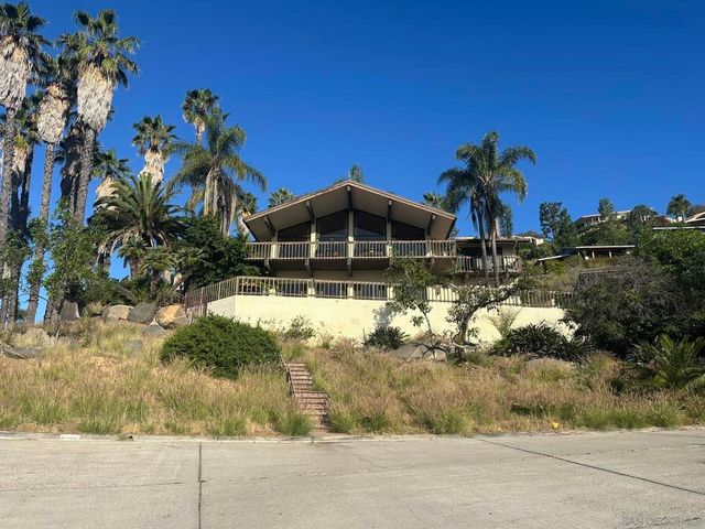 9902 Heavenly Way, La Mesa, CA 91941