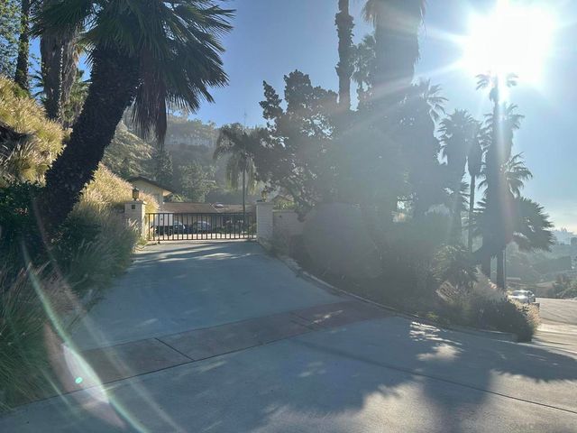 9902 Heavenly Way, La Mesa, CA 91941