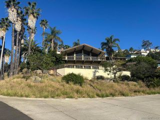 9902 Heavenly Way, La Mesa, CA 91941