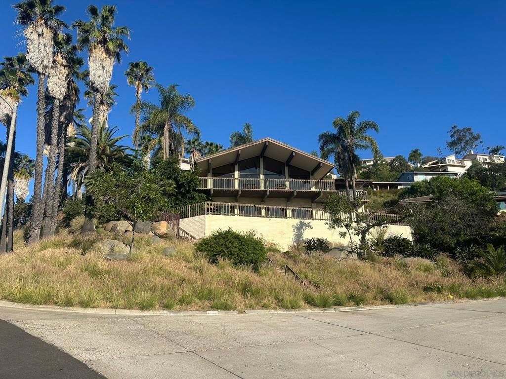 9902 Heavenly Way, La Mesa, CA 91941