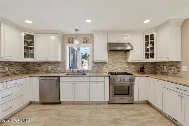 31 Bunker Hill Drive, Manalapan, NJ 07726