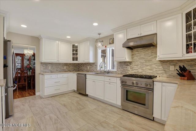 31 Bunker Hill Drive, Manalapan, NJ 07726