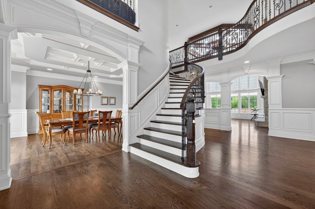 5N145 Prairie Rose Drive, St. Charles, IL 60175