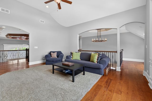 5N145 Prairie Rose Drive, St. Charles, IL 60175