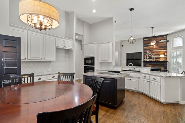 3005 Enchanted Oaks Circle, Corinth, TX 76210