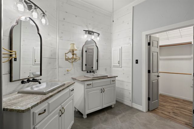 3005 Enchanted Oaks Circle, Corinth, TX 76210