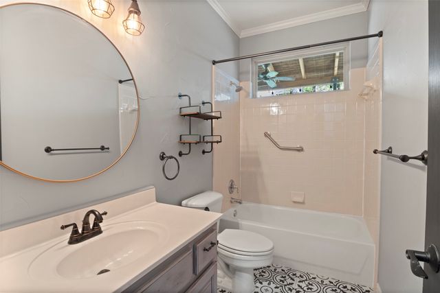 3005 Enchanted Oaks Circle, Corinth, TX 76210