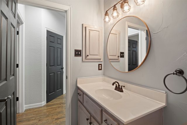 3005 Enchanted Oaks Circle, Corinth, TX 76210