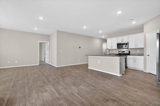 2004 Harriman Court, Bartlesville, OK 74006