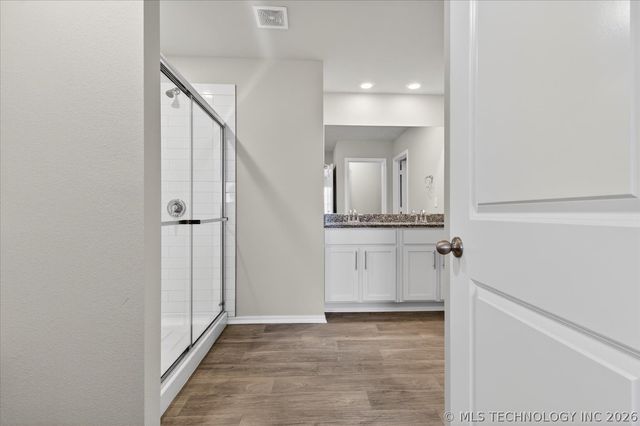 2004 Harriman Court, Bartlesville, OK 74006