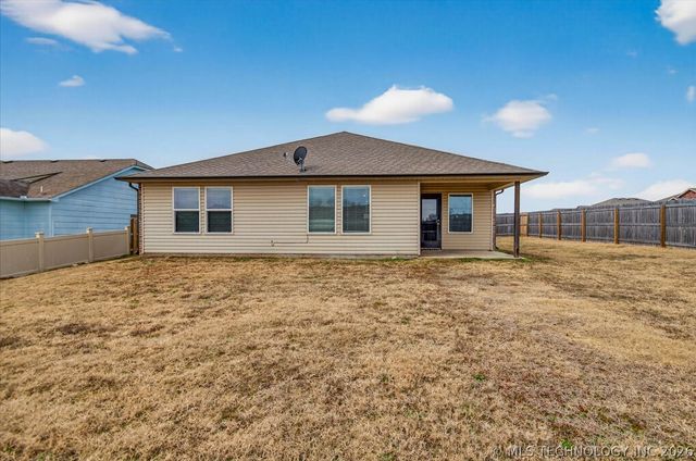 2004 Harriman Court, Bartlesville, OK 74006