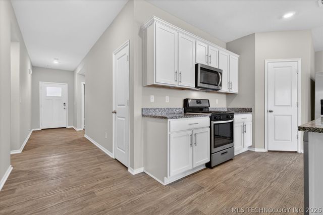 2004 Harriman Court, Bartlesville, OK 74006