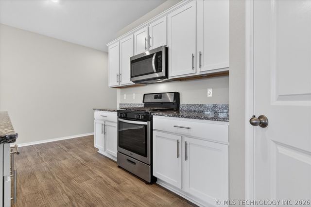 2004 Harriman Court, Bartlesville, OK 74006