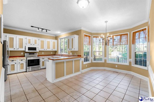 225 Hawthorne Lane, Cheraw, SC 29520