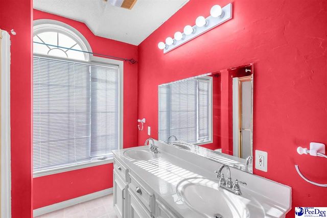 225 Hawthorne Lane, Cheraw, SC 29520