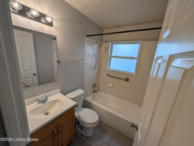 8602 Gary Way, Louisville, KY 40118