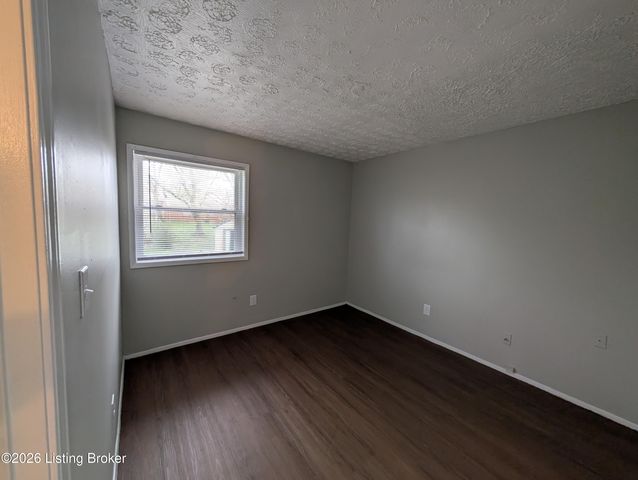 8602 Gary Way, Louisville, KY 40118