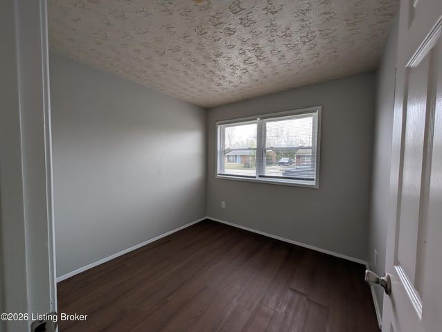 8602 Gary Way, Louisville, KY 40118