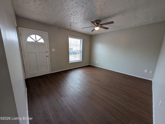 8602 Gary Way, Louisville, KY 40118