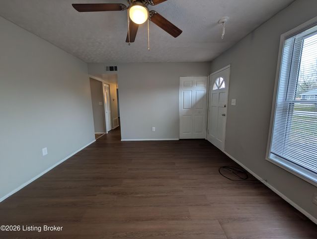 8602 Gary Way, Louisville, KY 40118