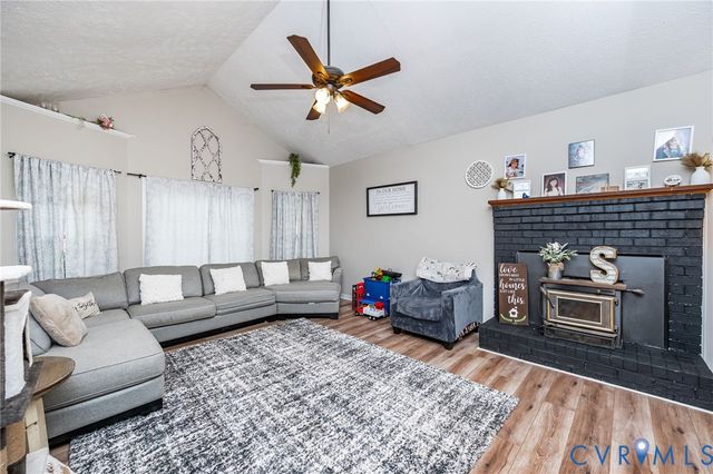 12190 Pinyon Ln, Ruther Glen, VA 22546