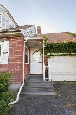 1994 East St, Pittsfield, MA 01201