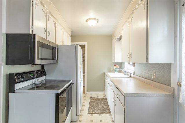 1994 East St, Pittsfield, MA 01201