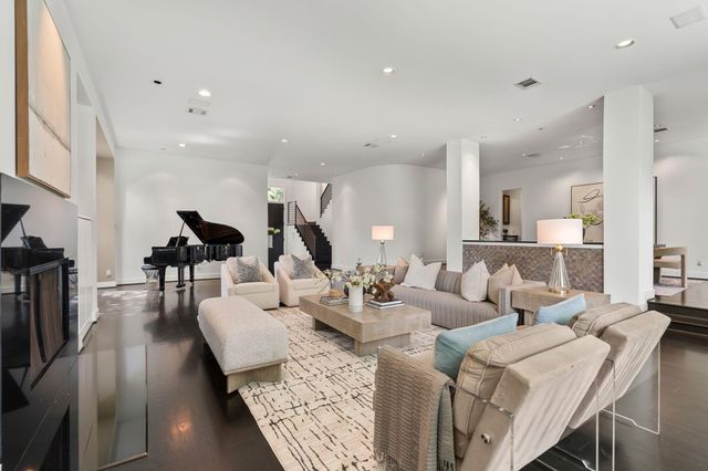 2409 Maconda Lane, Houston, TX 77027