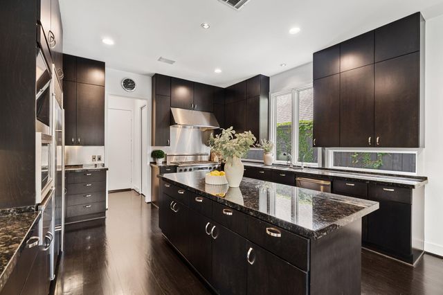 2409 Maconda Lane, Houston, TX 77027