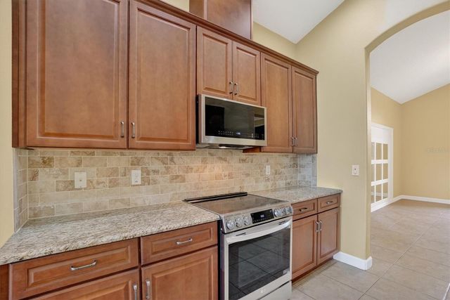 13 NEW OAK LEAF DRIVE, Palm Coast, FL 32137