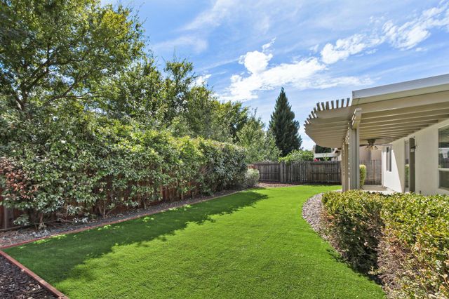 1992 San Carlos Cir, Roseville, CA 95747