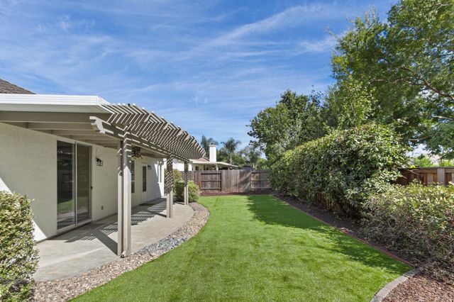 1992 San Carlos Cir, Roseville, CA 95747