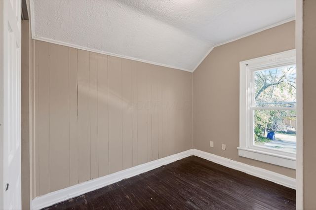 1607 Briarwood Avenue, Columbus, OH 43211
