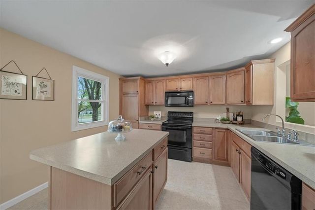 12311 W 67th Terrace, Shawnee, KS 66216