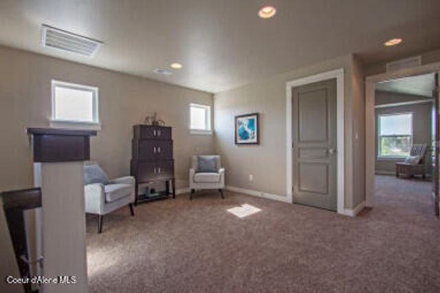 317 E GROSBEAK AVE, Hayden, ID 83835