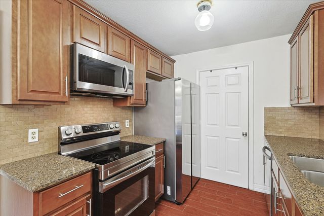 2320 Carol Good Lane, Carrollton, TX 75006