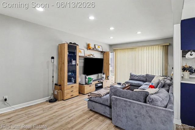 29261 Marshall Street, Southfield, MI 48076