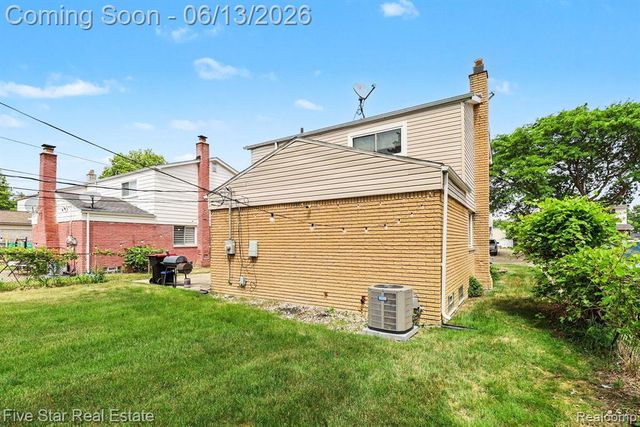 29261 Marshall Street, Southfield, MI 48076