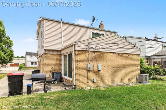 29261 Marshall Street, Southfield, MI 48076