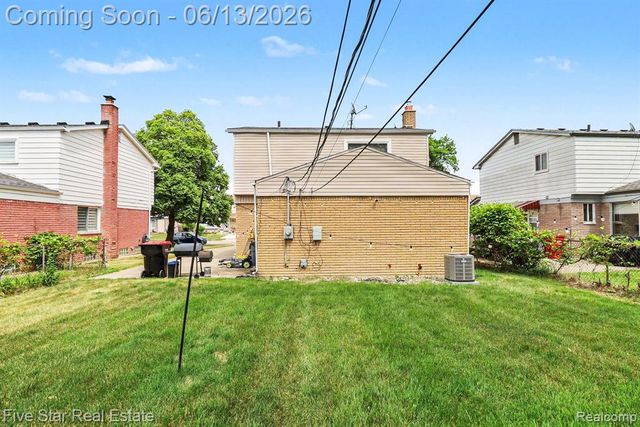 29261 Marshall Street, Southfield, MI 48076