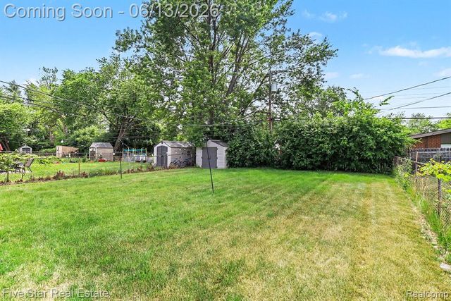 29261 Marshall Street, Southfield, MI 48076