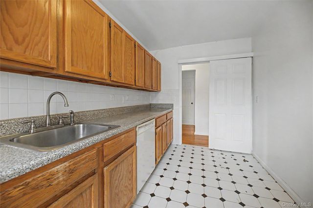 1234 Midland Avenue 6E, Bronxville, NY 10708