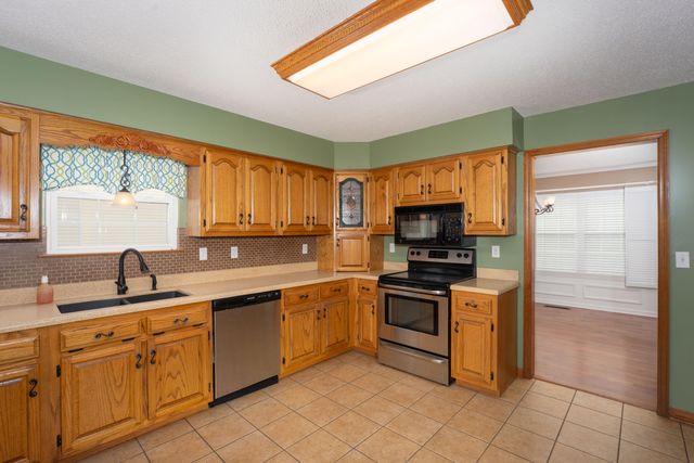 431 Golden Oaks Drive, Hixson, TN 37343