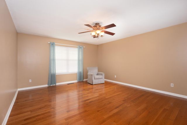 431 Golden Oaks Drive, Hixson, TN 37343