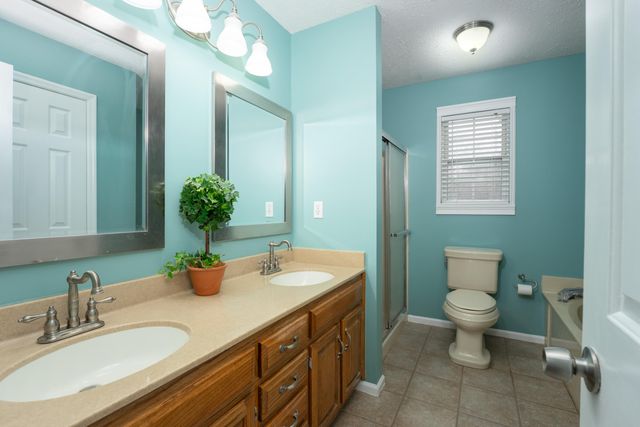 431 Golden Oaks Drive, Hixson, TN 37343